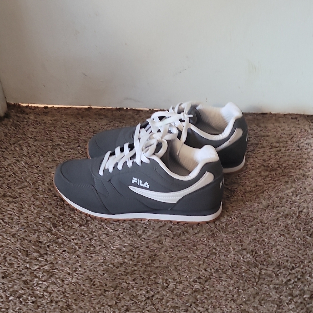Fila Men's Charcoal and White Sneakers